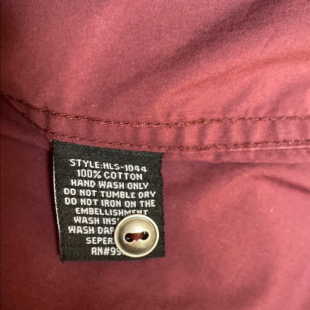 3/$25 Men's Maroon Embellished Casual Shirt Brand: House of Lords - Picture 4 of 6